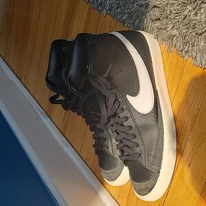 NIKE Blazer mid 77